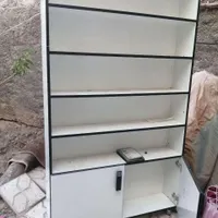 قفسه. ویترین. کتابخانه