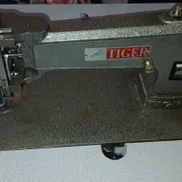 چرخ خیاطی سیاه سفید