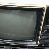 تلوزیون کوچک قدیمی در سمساری امیری|تلویزیون و پروژکتور|تبریز, |دیوار