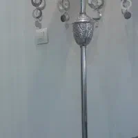 آباژور ایستاده