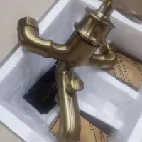 دو عدد شیر آشپز خانه ویک عدد شیر حمام و علم دوش