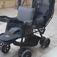 کالسکه دو قلو