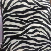 روبالشی مخمر پشت زیپدار نو دانه ای ۵۰ هزارتومن