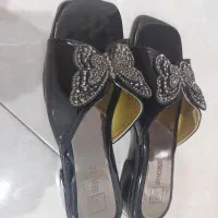 صندل و کتونی