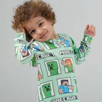 تعدادی لباس بچگانه