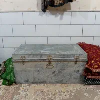 صندوق فلزی بزرگ