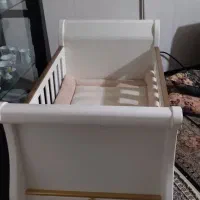 تخت گهواره ای ومیز تعویض کودک|تخت و صندلی بچه|مشهد, امیرآباد|دیوار