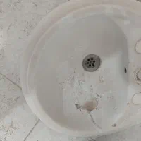 روشویی سرویس بهداشتی