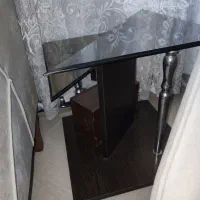 دوتا جلو مبلی و لوستر وپرده