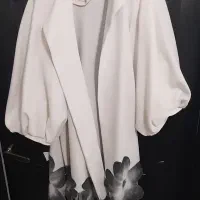 تعدادی لباس درحدنوع