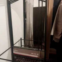 اینه بلند قدی فرفورژه دارای ۲طبقه شیشه خور زیرش|آینه|اصفهان, آزادان|دیوار
