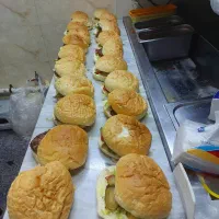 پیتزا زن، ، نیروساده