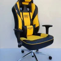 پشت میز تحریر و کامپیوتر با قابلیت تنظیم پیشرفته