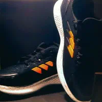 کتانی ، کفش ،صندل  فقط و فقط ۱۸۰هزار تومن عمده