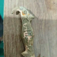 بز دو سر نماد قدیمی با کلمات هخامنشی