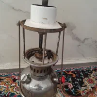 چراغ نفتی قدیمی. چراغ زنبوری