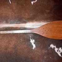 تنبور کاسه یک تکه الگو ۴۰|سازهای سنتی|اصفهان, نقش جهان|دیوار