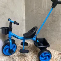 اسکوتر‌. و  سه چرخه