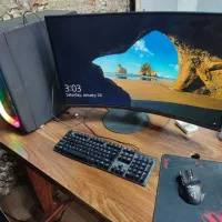 سیستم گیمینگ با مانیتور خمیده