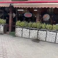 کارگر ساده کار در کبابی ظرف شویی