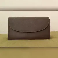 کیف کلاچ چرم قهوه ای