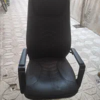 صندلی اداری در حد نو