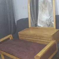 آینه و باکس و صندلی