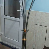 میز ریاست وصندلی چرخ دار همراه رخت آویز بزرگ اداری|مبلمان اداری|سیرجان, |دیوار