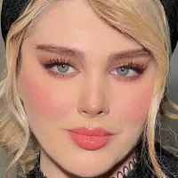 کلینیک جراحی نخ آنزیم غبغب مزو ژل فیلر بوتاکس