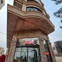 ویلایی ۳ طبقه تجاری دو دهنه مغازه بر خیابان اصلی
