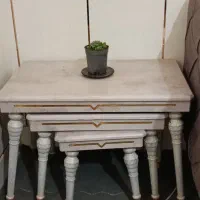 مبل دسته دوم در حد نومیز جلو مبل میز لوازم آرایشی