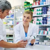 فروشنده داروخانه