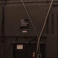 تلویزیون بهمراه میز|تلویزیون و پروژکتور|نیشابور, هفده شهریور|دیوار