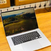 MacBook pro 2019 16inch silver