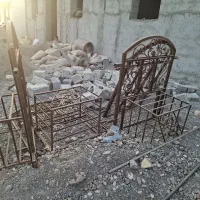 بنجره نو اصلا نصب نشده روی دیوار