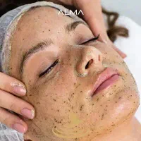 بیا پیشمون با همین قیمت و مواد عالی ارایشگاه