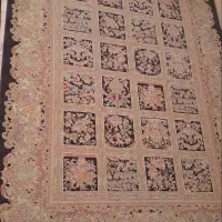 ۳عدد فرش ۴متریودوعدد قالیچه گرد