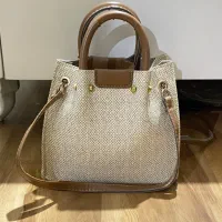 تعدادی کیف زنانه