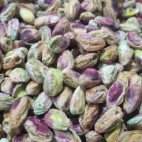 مغز پسته احمداقایی درجه1