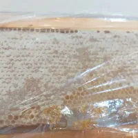 عسل طبیعی باموم