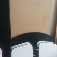 تعدادی تخت و کمد با قیمت مناسب بفروش میرسد