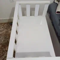 تختخواب کودک تمیز مناسب نوزاد