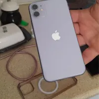 اپل iPhone 11 با حافظهٔ ۱۲۸ گیگابایت