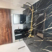 شاگرد برا کاشیکاری