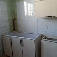 یک دست کابینت کامل به فروش می‌رسد