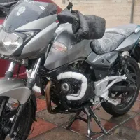 پالس ۲۰۰ UG4 خاکستری