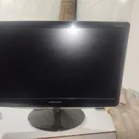 مانیتور 22 اینچ تمیز