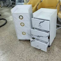 آینه و صندلی سالن آرایشگاه|آرایشگاه و سالنهای زیبایی|سنندج, |دیوار