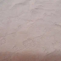 موکت تمیز رنگ خاکی سالم در حد نو