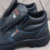 کفش ایمنی حرفه ای. سبک و راحت